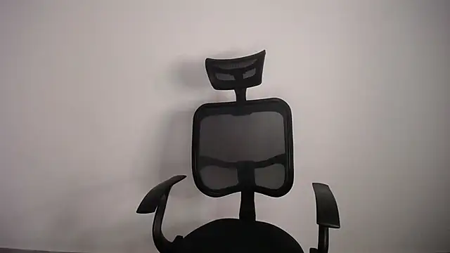 Snapshot of present_the_magic chatting on 7, 2, 2025 present the magic online show from 7, 2, 2025