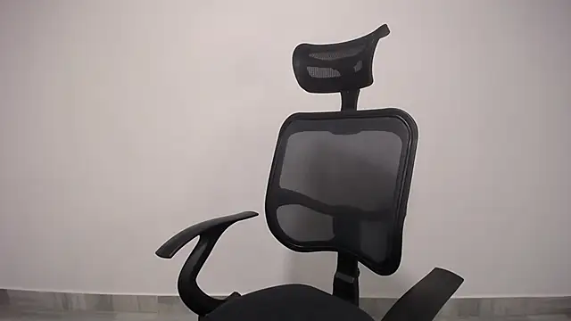 Snapshot of present_the_magic chatting on 9, 2, 2025 present the magic online show from 9, 2, 2025