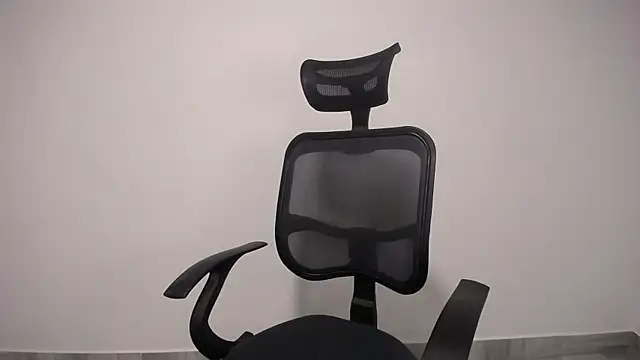 Snapshot of present_the_magic chatting on 9, 2, 2025 present the magic online show from 9, 2, 2025