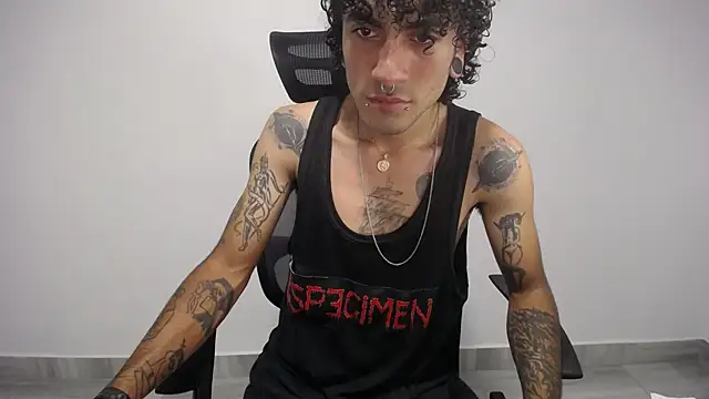 Snapshot of present_the_magic chatting on 12, 2, 2025 present the magic online show from 12, 2, 2025