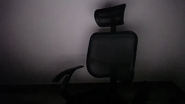 Snapshot of present_the_magic chatting on 28, 2, 2025 present the magic online show from 28, 2, 2025