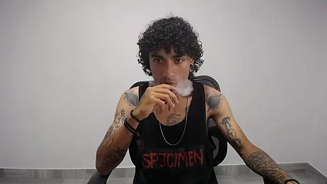 Snapshot of present_the_magic chatting on 11, 3, 2025 present the magic online show from 11, 3, 2025