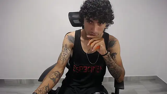 Snapshot of present_the_magic chatting on 16, 3, 2025 present the magic online show from 16, 3, 2025