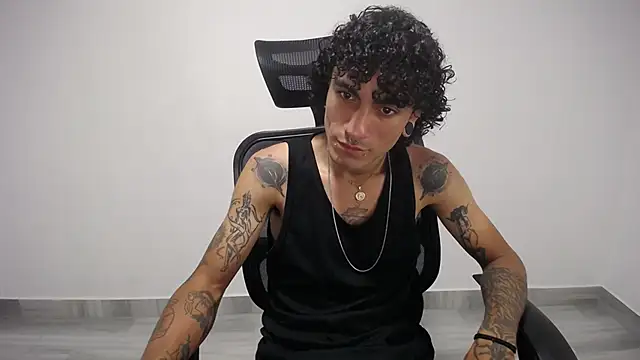 Snapshot of present_the_magic chatting on 19, 3, 2025 present the magic online show from 19, 3, 2025