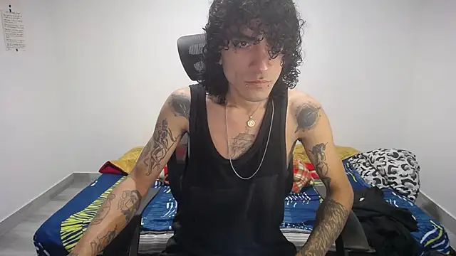 Snapshot of present_the_magic chatting on 10, 9, 2025 present the magic online show from 10, 9, 2025