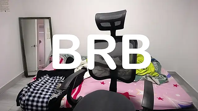 Snapshot of present_the_magic chatting on 2, 11, 2025 present the magic online show from 2, 11, 2025