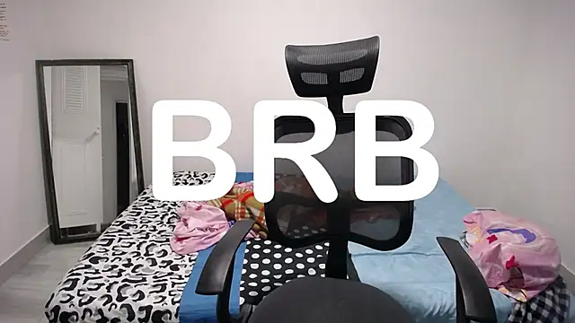 Snapshot of present_the_magic chatting on 13, 11, 2025 present the magic online show from 13, 11, 2025