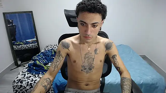 Snapshot of present_the_magic chatting on 2, 12, 2025 present the magic online show from 2, 12, 2025