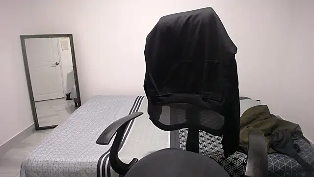 present the magic online show from 10, 4, 2026