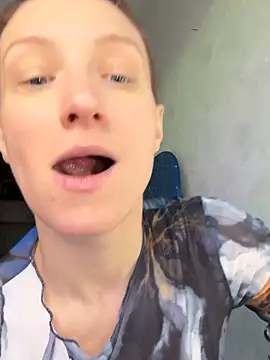 Snapshot of UmaTruewoman chatting on 12, 11, 2025 UmaTruewoman online show from 12, 11, 2025