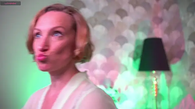 Snapshot of UmaTruewoman chatting on 20, 12, 2025 UmaTruewoman online show from 20, 12, 2025