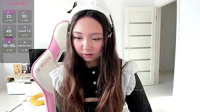 Fluffy Rose online show from 25, 7, 2026