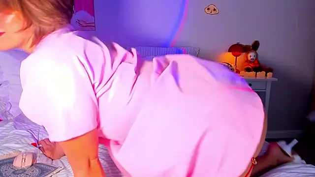 Snapshot of mirrorofsoul chatting on 5, 12, 2025 mirrorofsoul online show from 5, 12, 2025