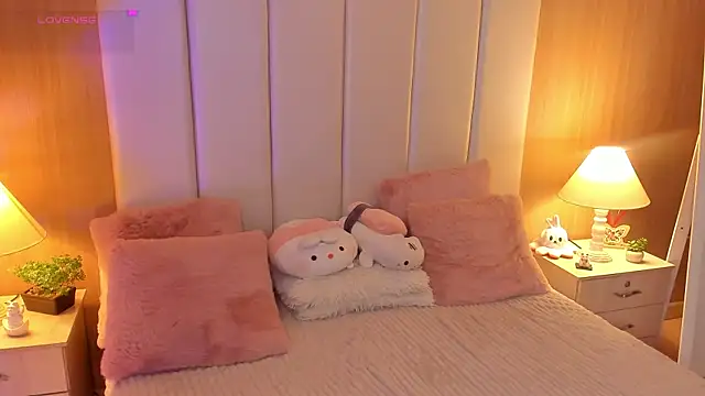 Snapshot of CaseyPiierce chatting on 28, 11, 2025 CaseyPiierce online show from 28, 11, 2025