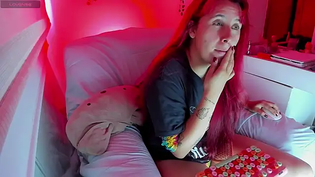 bonnie moon  online show from 24, 9, 2025