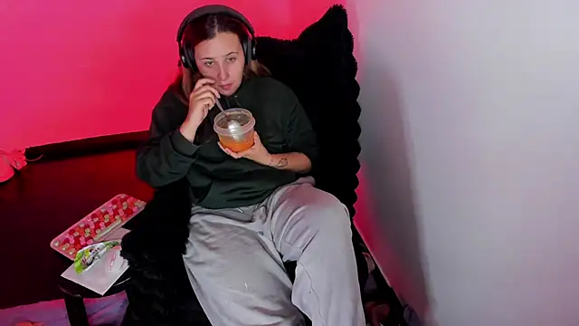 bonnie moon  online show from 16, 1, 2026