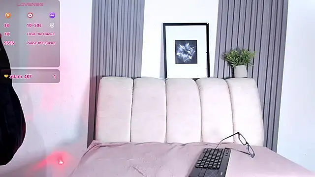 Snapshot of Kayla_stern_ chatting on 4, 3, 2026 Kayla stern online show from 4, 3, 2026