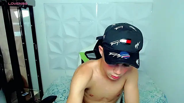 Snapshot of bby_santi chatting on 4, 12, 2024 bby santi online show from 4, 12, 2024