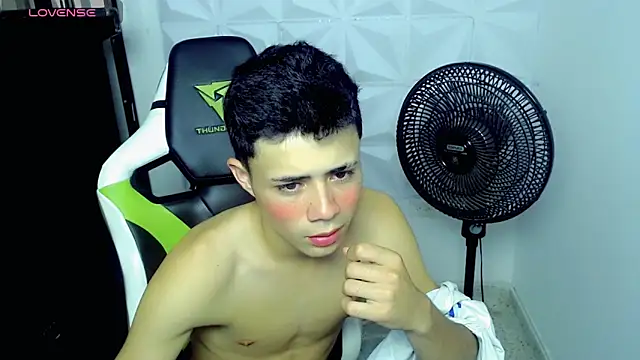 Snapshot of bby_santi chatting on 5, 12, 2024 bby santi online show from 5, 12, 2024