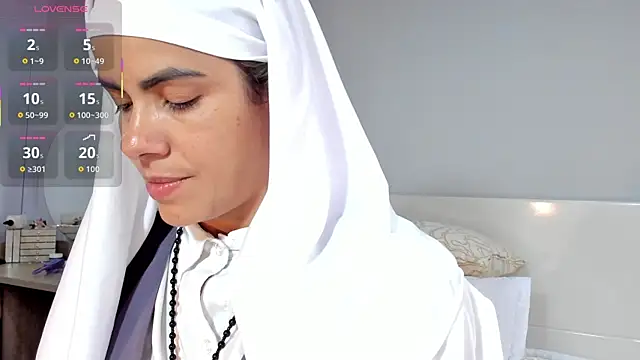 Snapshot of ClaraMariaMon chatting on 6, 4, 2026 ClaraMariaMon online show from 6, 4, 2026