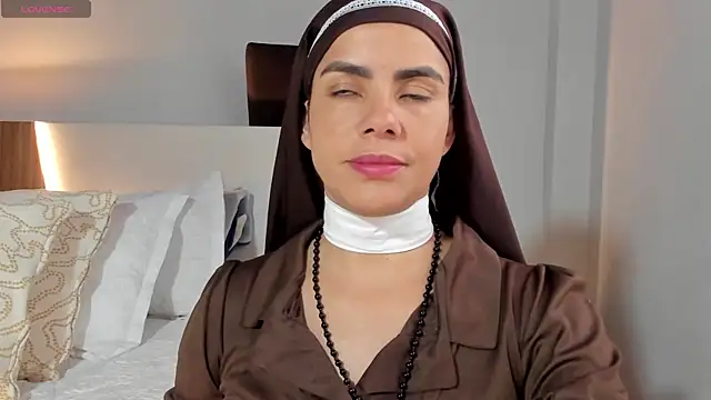 Snapshot of ClaraMariaMon chatting on 10, 4, 2026 ClaraMariaMon online show from 10, 4, 2026