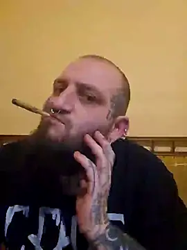 Snapshot of TattooedDick92 chatting on 4, 1, 2025 TattooedDick92 online show from 4, 1, 2025