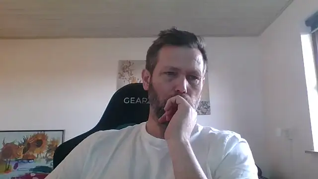 Snapshot of Gotta1 chatting on 6, 3, 2026 Gotta1 online show from 6, 3, 2026