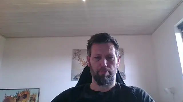 Snapshot of Gotta1 chatting on 5, 4, 2026 Gotta1 online show from 5, 4, 2026