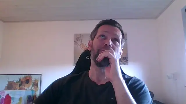 Snapshot of Gotta1 chatting on 9, 4, 2026 Gotta1 online show from 9, 4, 2026