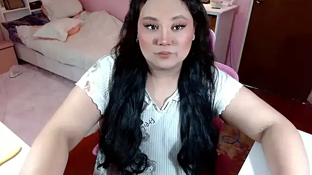 Snapshot of GiannaLopezSmith chatting on 17, 10, 2025 GiannaLopezSmith online show from 17, 10, 2025