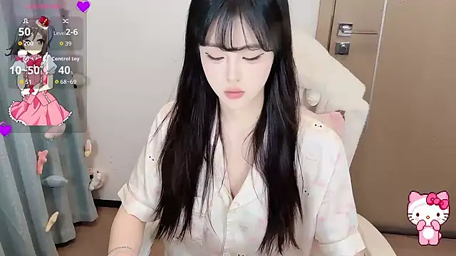 Snapshot of Mini-X chatting on 8, 4, 2026 Mini-X online show from 8, 4, 2026