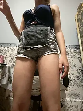 Snapshot of Amira_17 chatting on 12, 9, 2025 Amira 17 online show from 12, 9, 2025