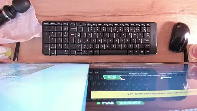 Snapshot of marien_thomson_ chatting on 20, 5, 2026 marien thomson online show from 20, 5, 2026