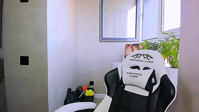 Snapshot of fancy_bunny chatting on 15, 4, 2026 fancy bunny online show from 15, 4, 2026