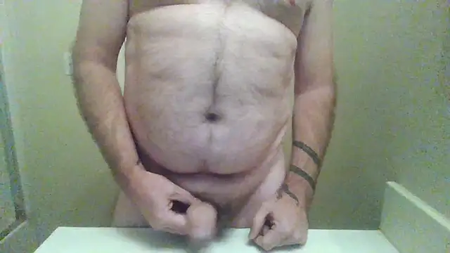 Snapshot of WatchinU82 chatting on 17, 10, 2025 WatchinU82 online show from 17, 10, 2025