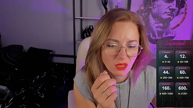 LadyIzabel online show from 28, 10, 2025