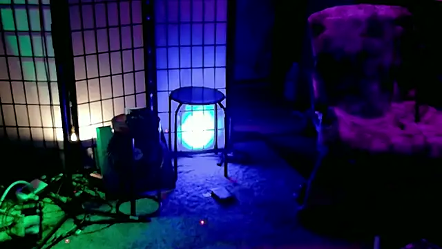 NinasNylonz online show from 2, 12, 2025