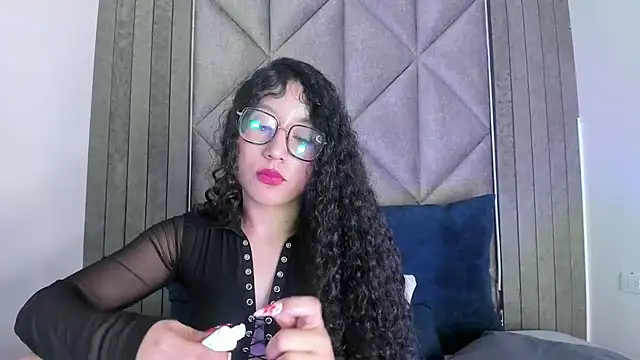 BriaConner  online show from 3, 2, 2025