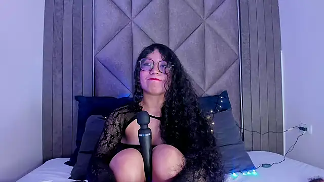 BriaConner  online show from 4, 2, 2025