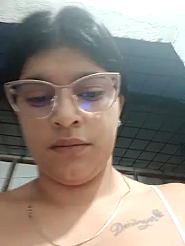 naughty-girl01 online show from 6, 3, 2025