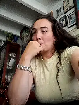 skayhot  online show from 13, 1, 2025