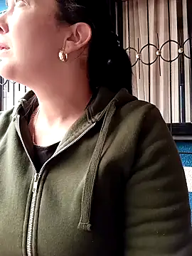 skayhot  online show from 10, 2, 2025