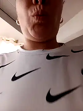 skayhot  online show from 13, 3, 2025