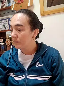 skayhot  online show from 3, 12, 2025