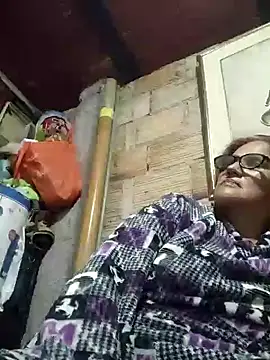 Edged Hot69 online show from 8, 1, 2025