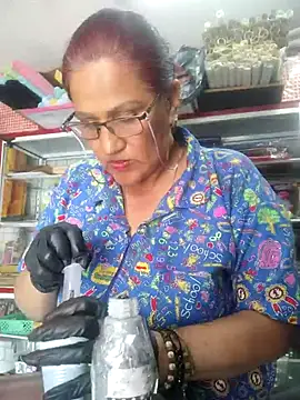 Edged Hot69 online show from 21, 10, 2025