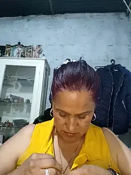 Edged Hot69 online show from 22, 12, 2025