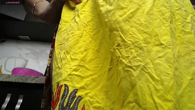 iniyalaboni online show from 17, 10, 2025