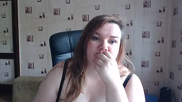 Snapshot of TasyaBigTTs chatting on 11, 7, 2026 TasyaBigTTs online show from 11, 7, 2026