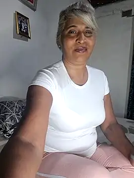 Snapshot of Goodgirlsue_77 chatting on 18, 7, 2026 Goodgirlsue 77 online show from 18, 7, 2026